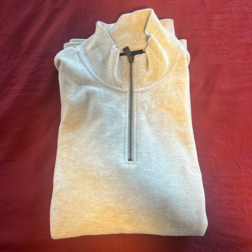 Grey pullover 1/4 zip sweatshirt